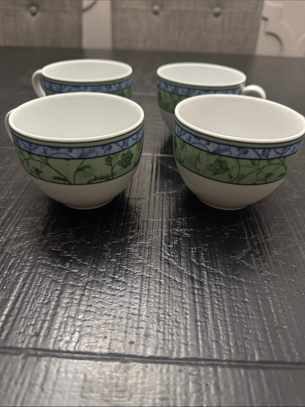 Wedgwood watercolour Set of 4 Porcelain Tea Cups with Green Floral Border -